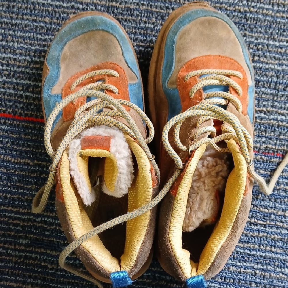 UGG Men's Highlander hi heritage Brown and Blue Sneakers - Picture 9 of 9